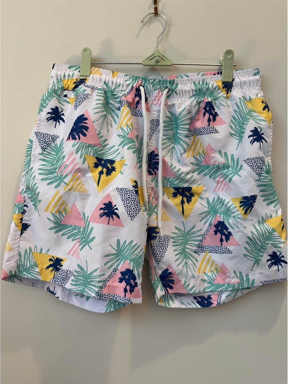 MEN MEDIUM FREE‎ PLANET SWIM TRUNKS